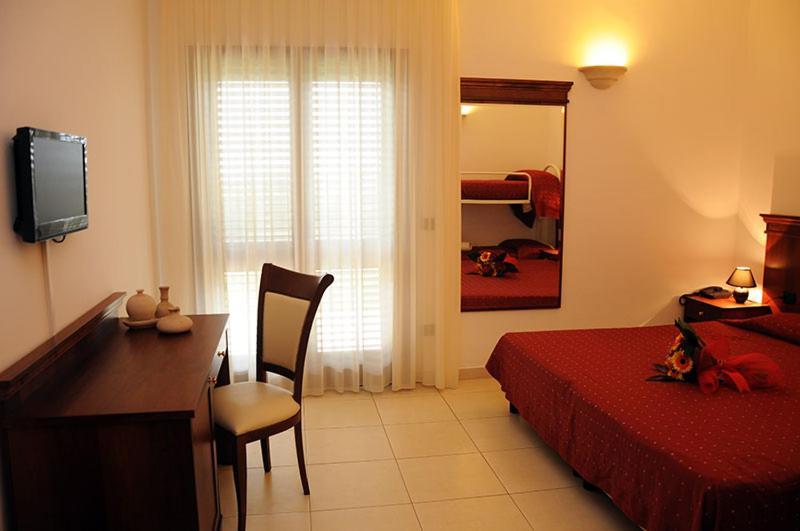 Agri Hotel Conte Salentino Sant Isidoro  Ngoại thất bức ảnh