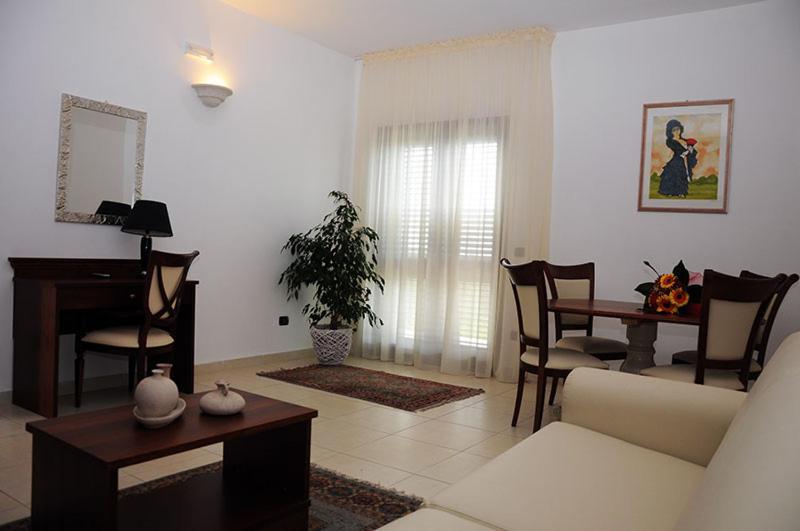 Agri Hotel Conte Salentino Sant Isidoro  Ngoại thất bức ảnh