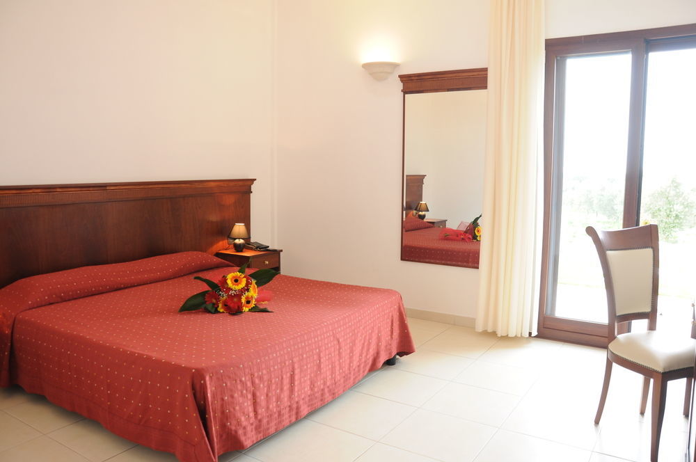Agri Hotel Conte Salentino Sant Isidoro  Ngoại thất bức ảnh